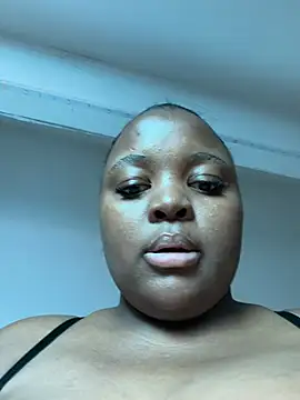 RubyLuxexx live cam on StripChat