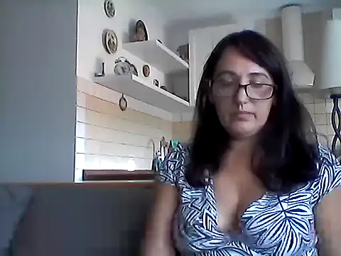 Elena48324 live cam on StripChat