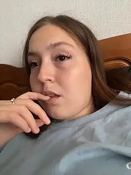 SweetyCute7 live cam on StripChat