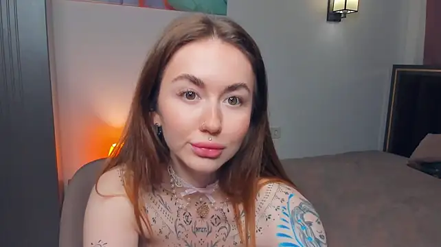 CarieHeu live cam on StripChat