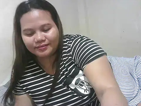 _Sexymomy_ live cam on StripChat