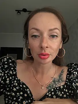 PinkPrincess35 webcam