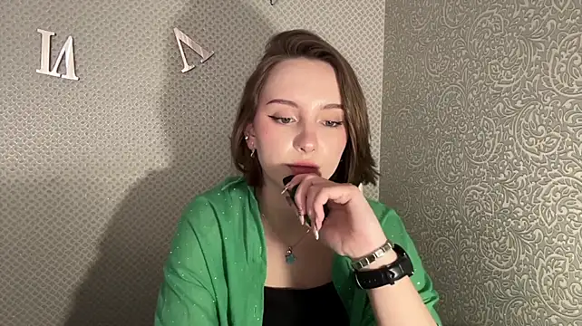 LovieClausing live cam on StripChat