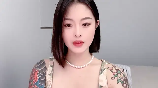 Ivy_360 live cam on StripChat