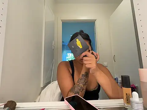 TitiTinyThai's live cam