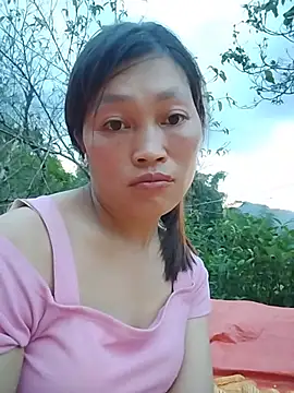 Buong-binh live cam on StripChat