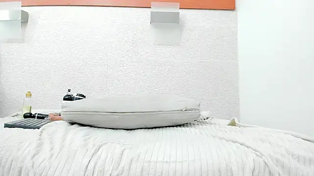 maddy_cartter (F milf) - Don´t stop, please spit boobs 🍒