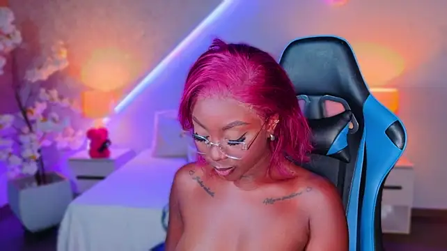 kishalove_ (F young) - Spread my ass 😈 +1 Min Control🎮