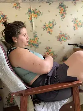 badfox5000 (F young) - Naked open leg