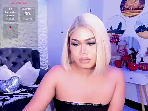 Playful_Viennaxx live sex cam