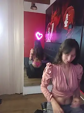 sofia1_911 (F young) - Show tits + Rub nipples