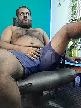 rayansmith_ (M young) - Rub bulge spit on cock