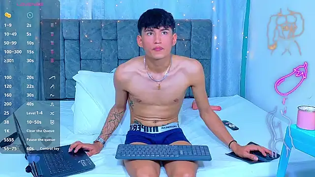 nicolastorrez (M twink) - Let's cum together and use a toy