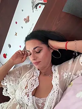 Hotmomcheckk_