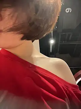 littleqiu (F young) - 户外商场咖啡厅搞刺激,达到目标现场脱内衣漏点