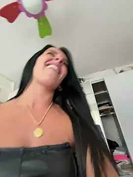 diamantje32's Live Sex Cam Show