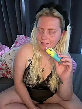 Blondiee3088