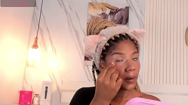 Afro_Luna live cam on StripChat