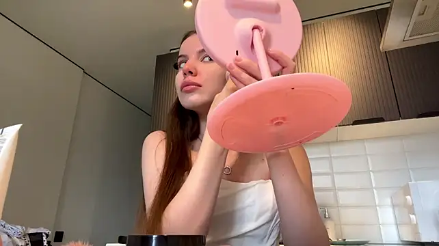 ManyDozens live cam on StripChat