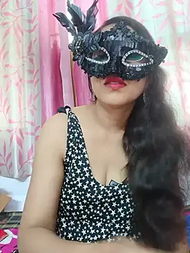 thanusi_2 live cam on StripChat