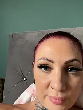 MimiSweet111 live cam on StripChat