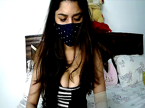 Gloie4u live cam on StripChat