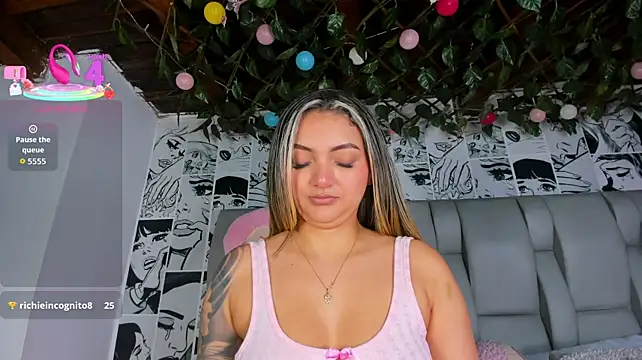 LucyRosse webcam