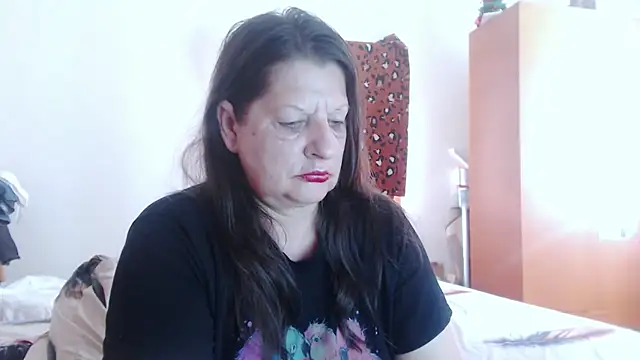 ExtasyMature live cam on StripChat