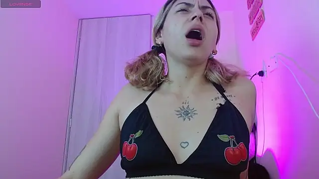 aprildumont live cam on StripChat