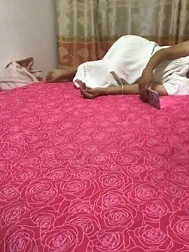FleckedAlbum live cam on StripChat