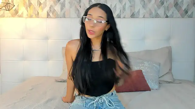 Roseaurora live cam on StripChat