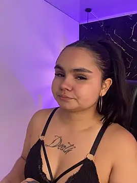 TifanyRoseX live cam on StripChat
