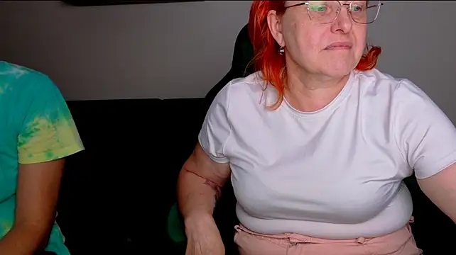 JoannaAndNeighbour live cam on StripChat