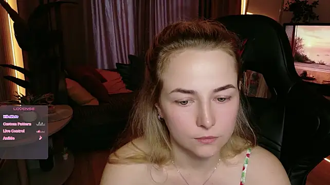 Mira_Mermayd live cam on StripChat