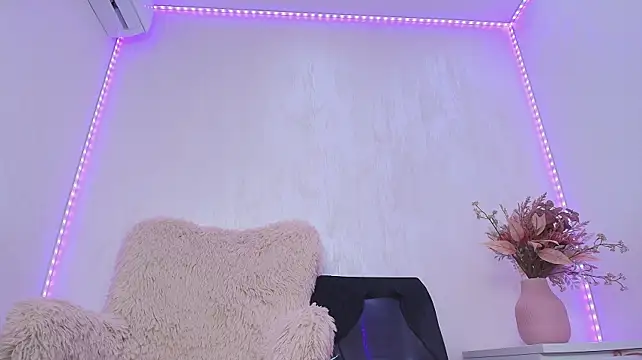 Anna_Lewis live cam on StripChat