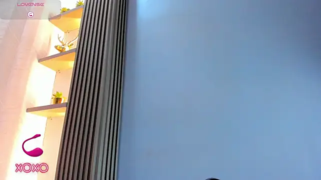 Naomii_Viper live cam on StripChat