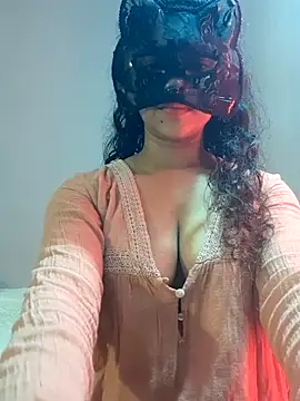 Webcam Model(Chathunii) is live