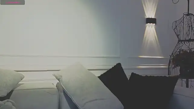 valeriavg live cam on StripChat