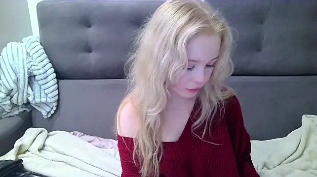 Stellamelow live cam on StripChat