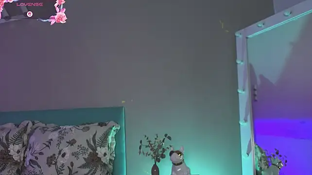 L1ittle_kitty_ live cam on StripChat