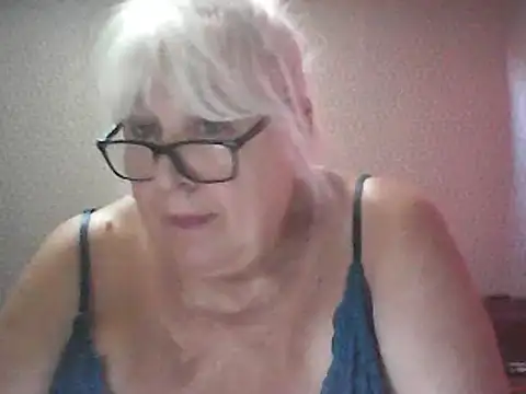 Alexia64231 live cam on StripChat