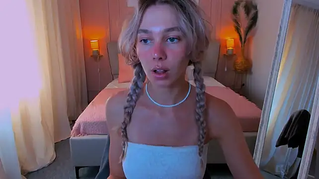 LuluAlis live cam on StripChat