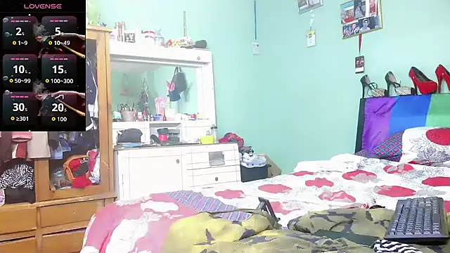 Xiaraa26 live cam on StripChat