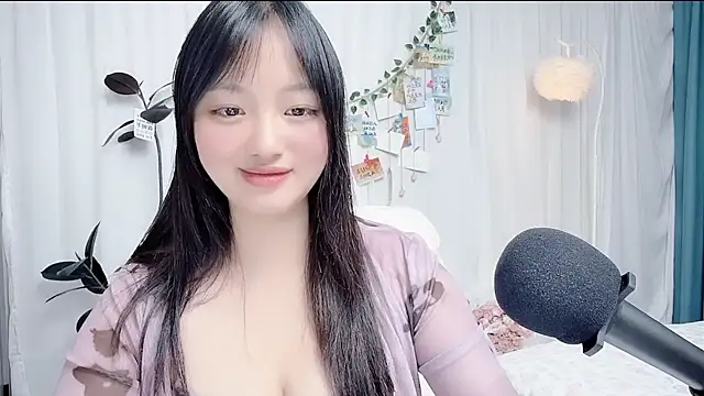 Winnie666999 live cam on StripChat