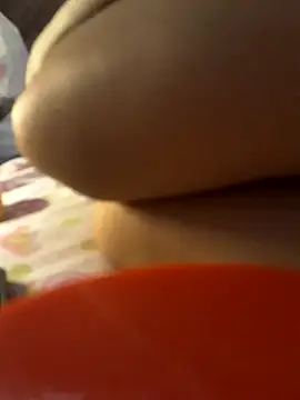 -Tara-a live cam on StripChat