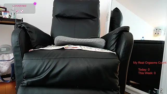 GingerAleMILF live cam on StripChat