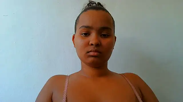 indianaphrodite1 live cam on StripChat