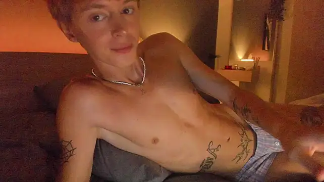 angelAndyy live cam on StripChat