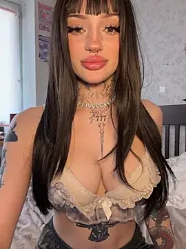 madelinexx live cam on StripChat