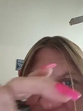 Playmate86 live sex cam